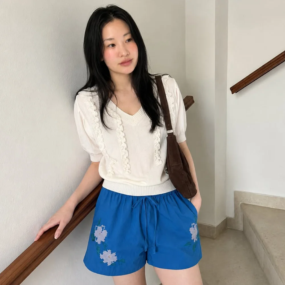 Floral Embroidered Short Pants (Blue)