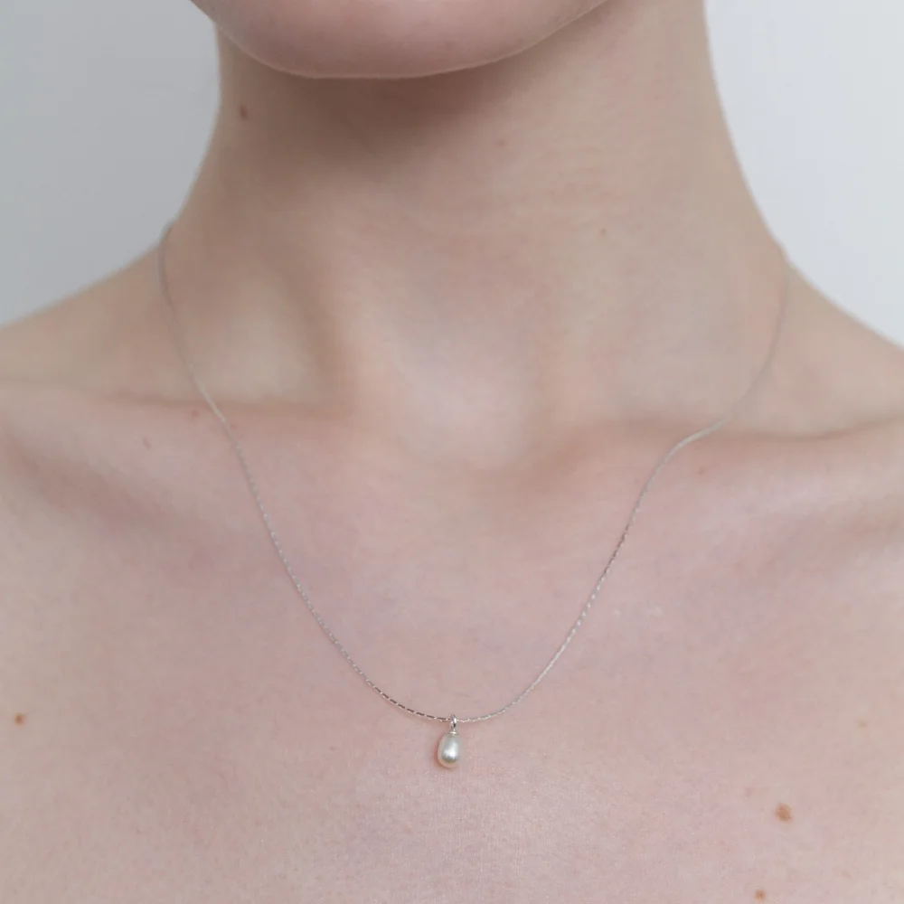 Tini Pearl Drop Necklace (L251MNK050)