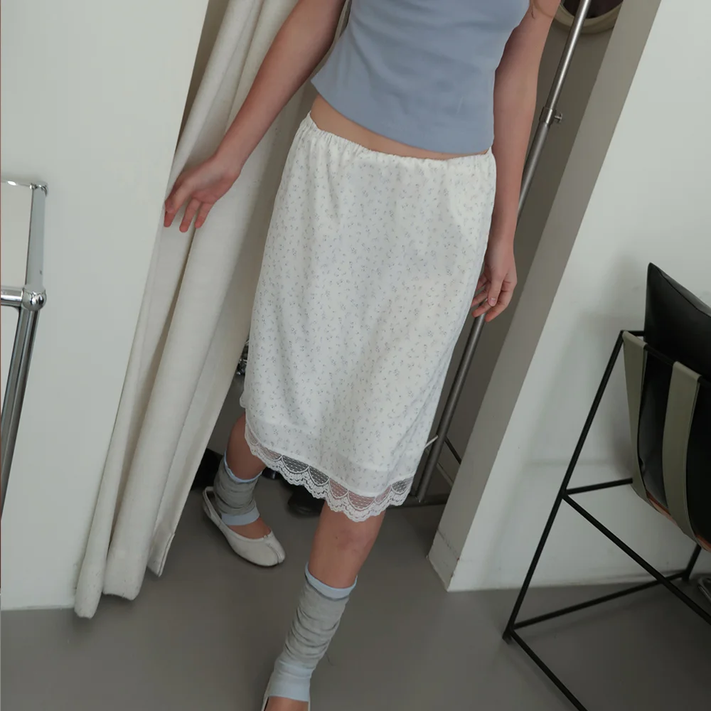 LACE FLOWER SKIRT (cream)