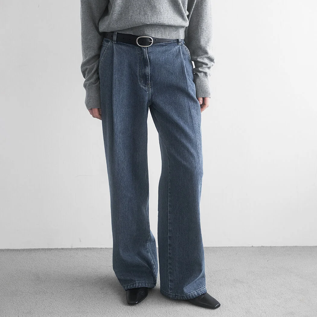 TEXTURED TUCK CURVED DENIM PANTS (PT-5739)