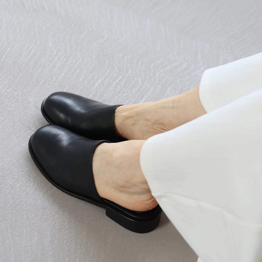 Deep Cut Leather Mule_26522_black