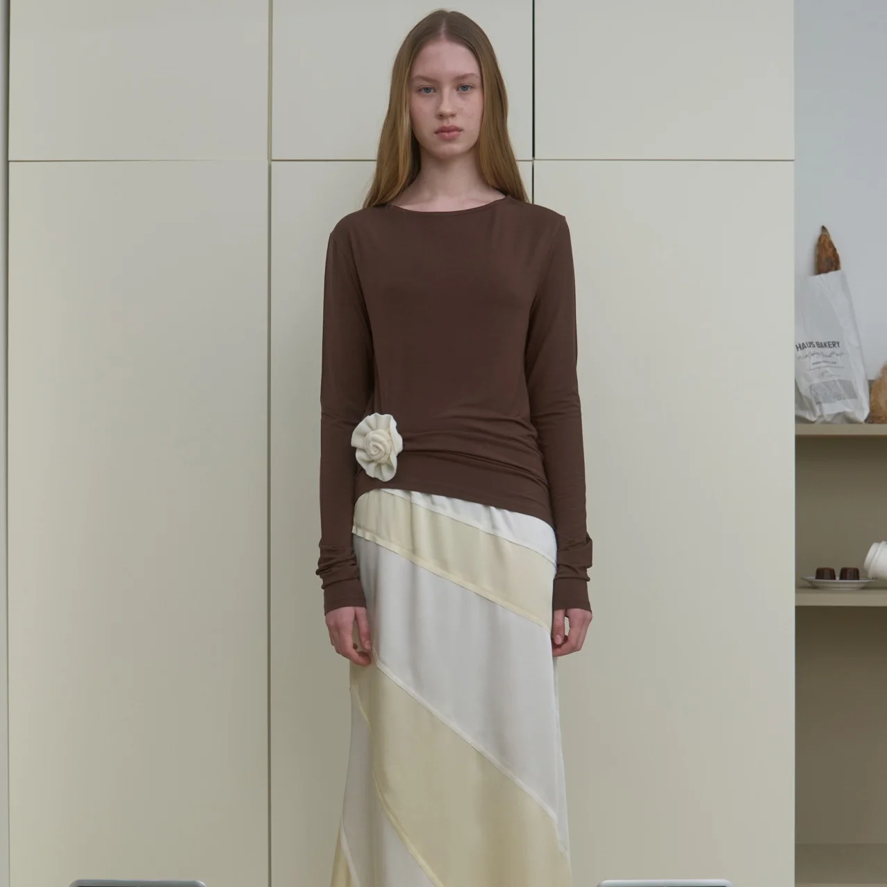BASIC BOAT NECK TOP_BROWN