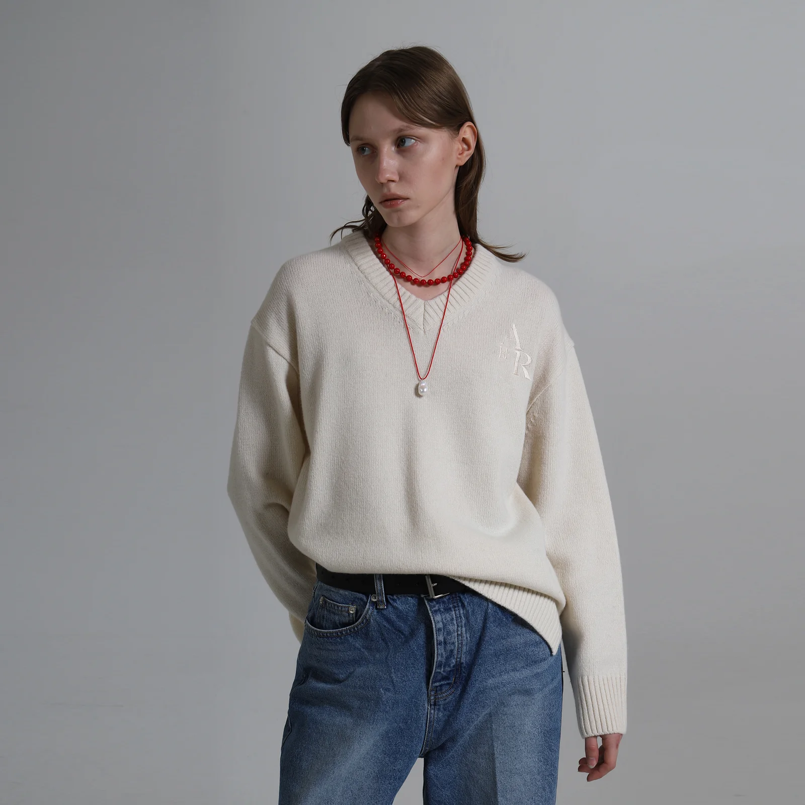 Pull Over V Logo Ivory