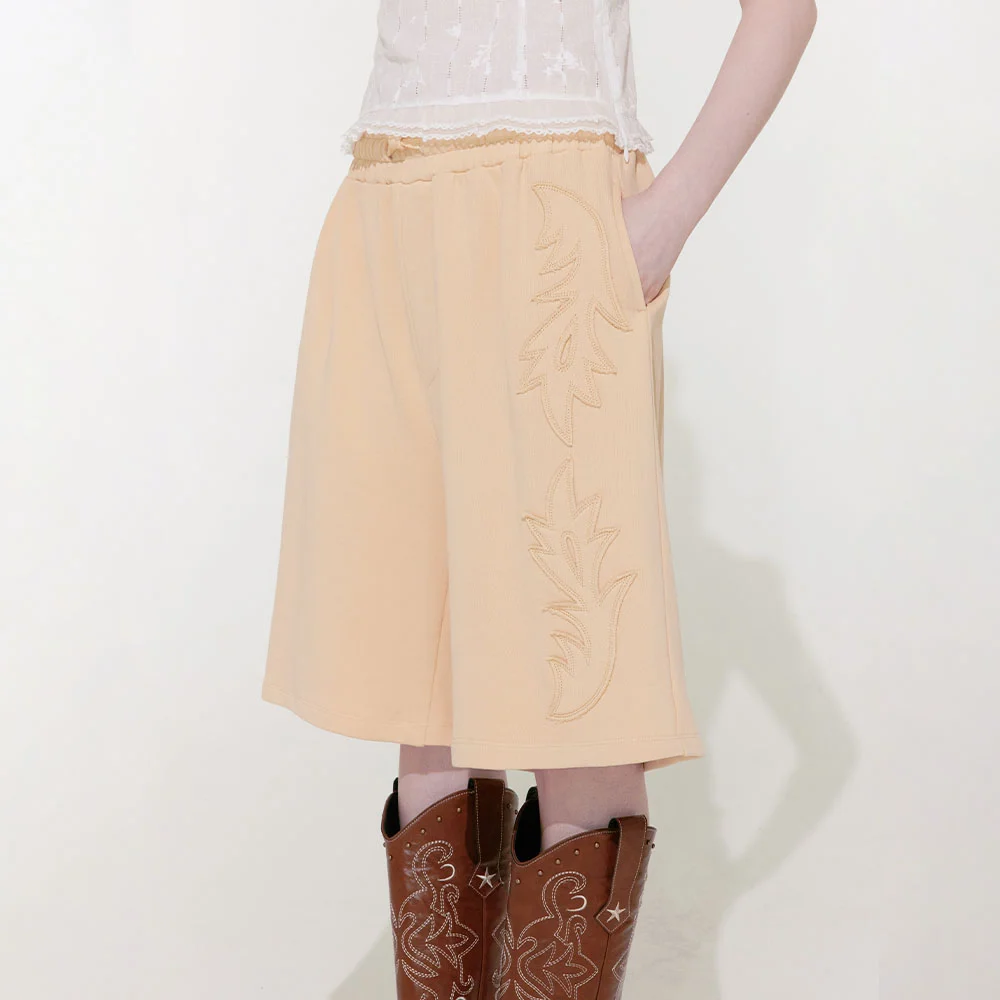 Western Sweat Shorts (Apricot)