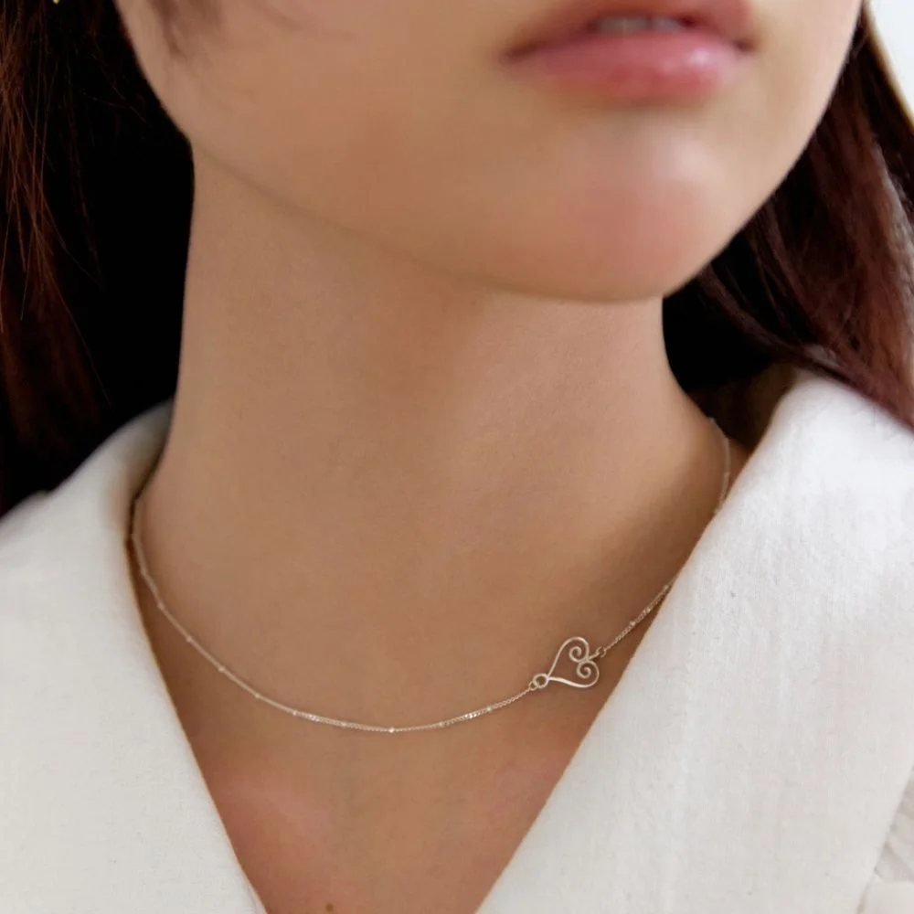 Scroll heart necklace