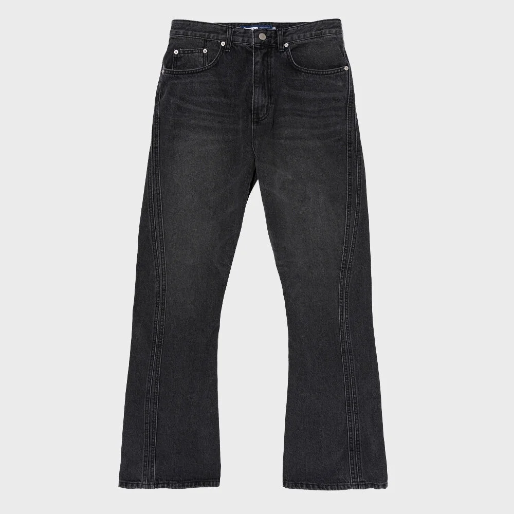CURVED FLARE DENIM PANTS (BLACK)