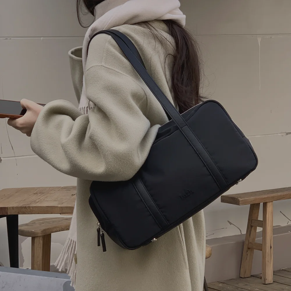 Commuters Nylon Baguette Bag (尼龍 單肩袋)