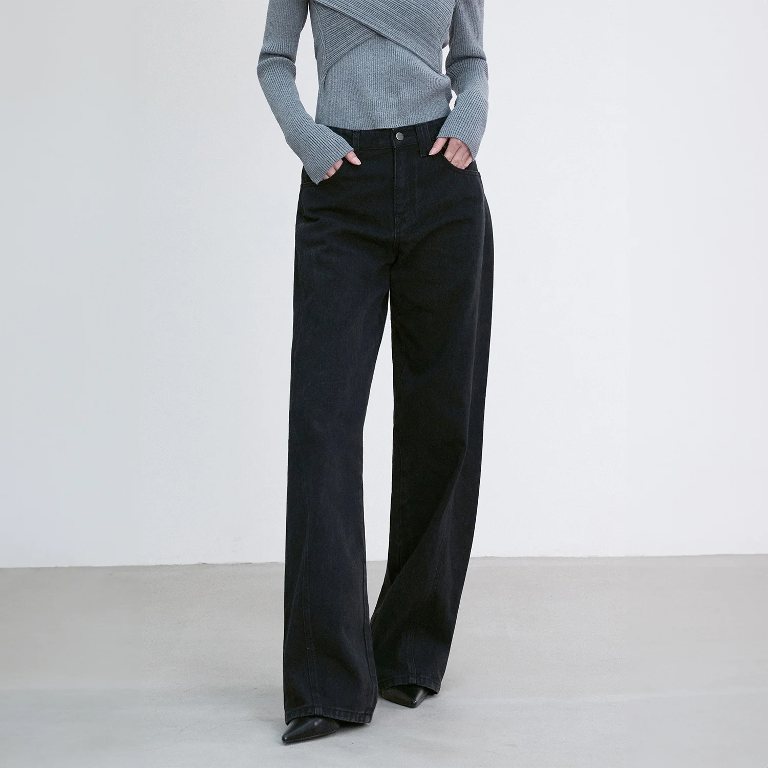SEAM DETAIL STRAIGHT DENIM PANTS WASHED BLACK