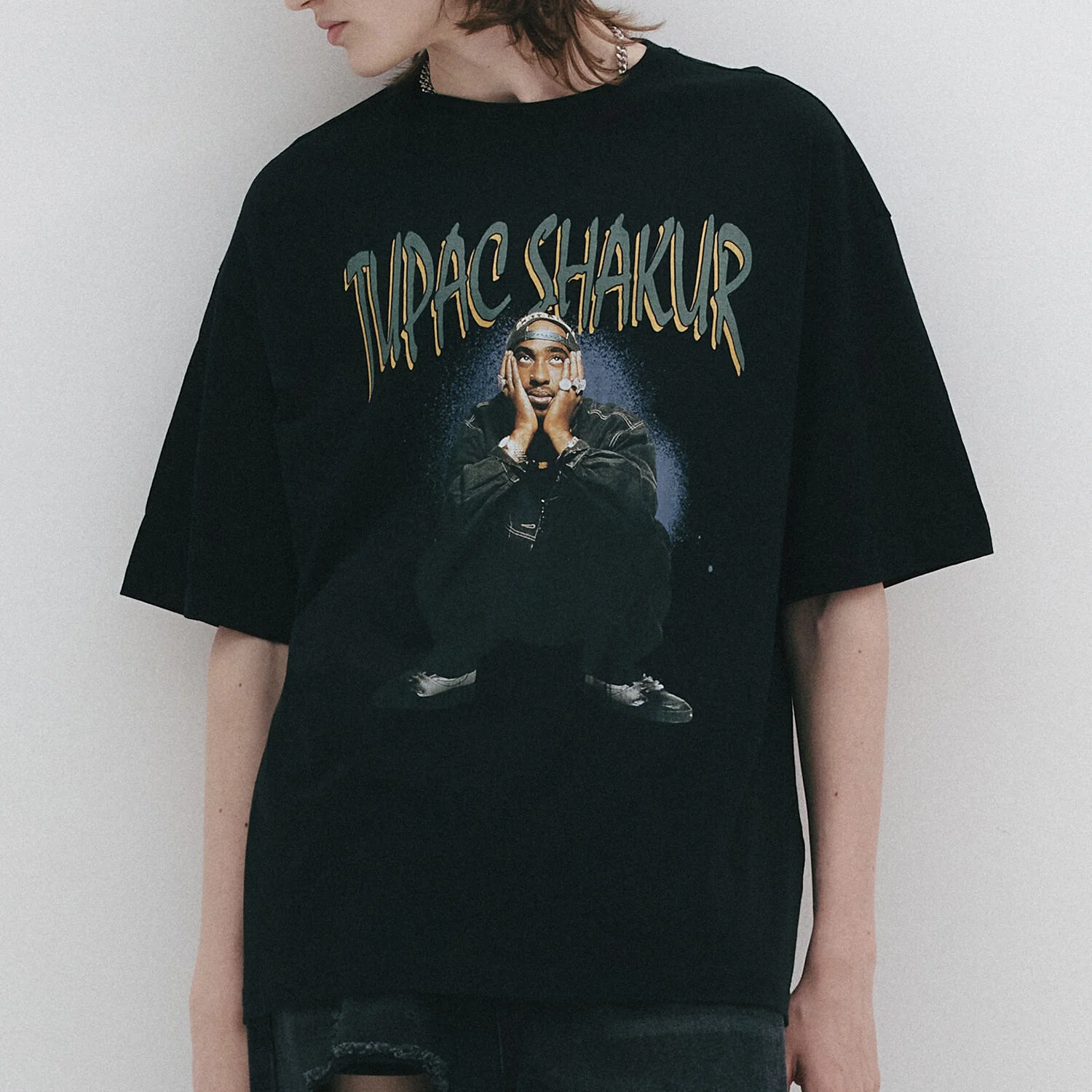TUPAC SITTING (BRENT2390)