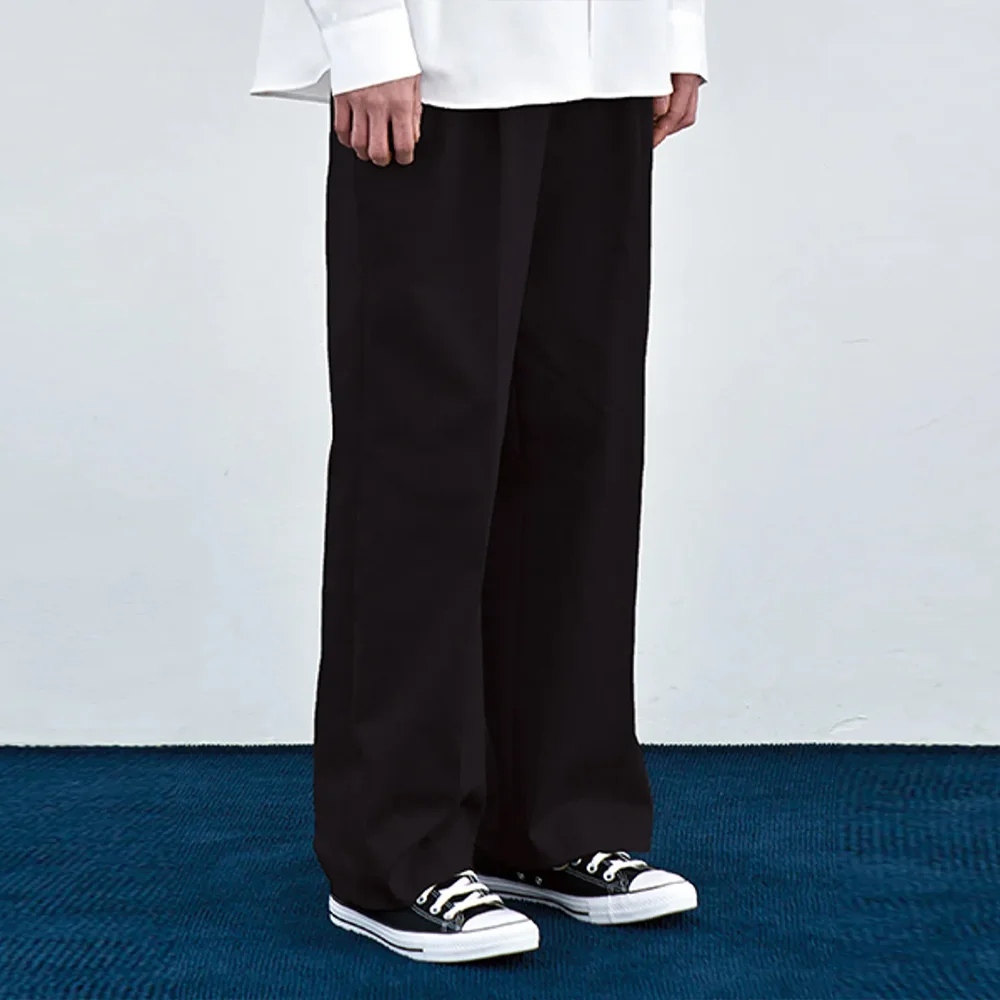 Straight wide two tuck banding chino pants