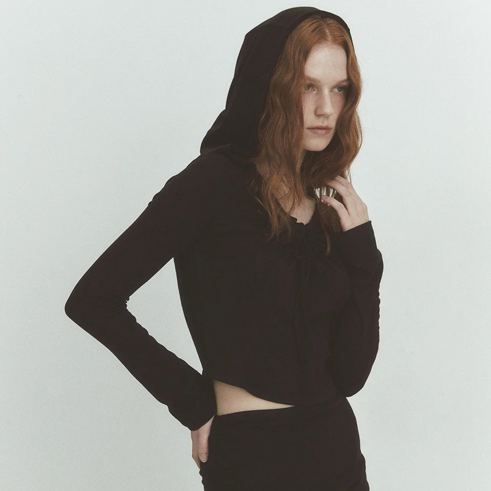 BACKLESS HOOD HOLE T (BLACK)