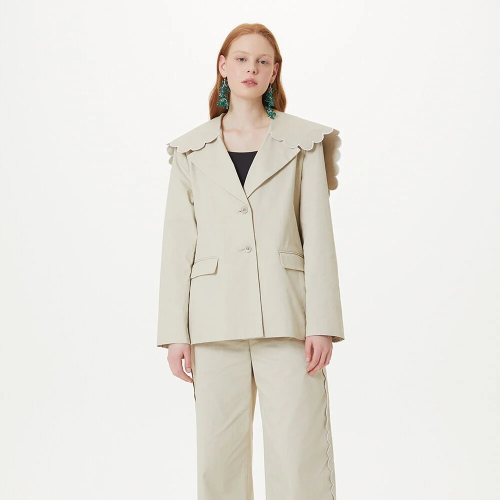 ROUND CUT SHOULDER JACKET (BEIGE)