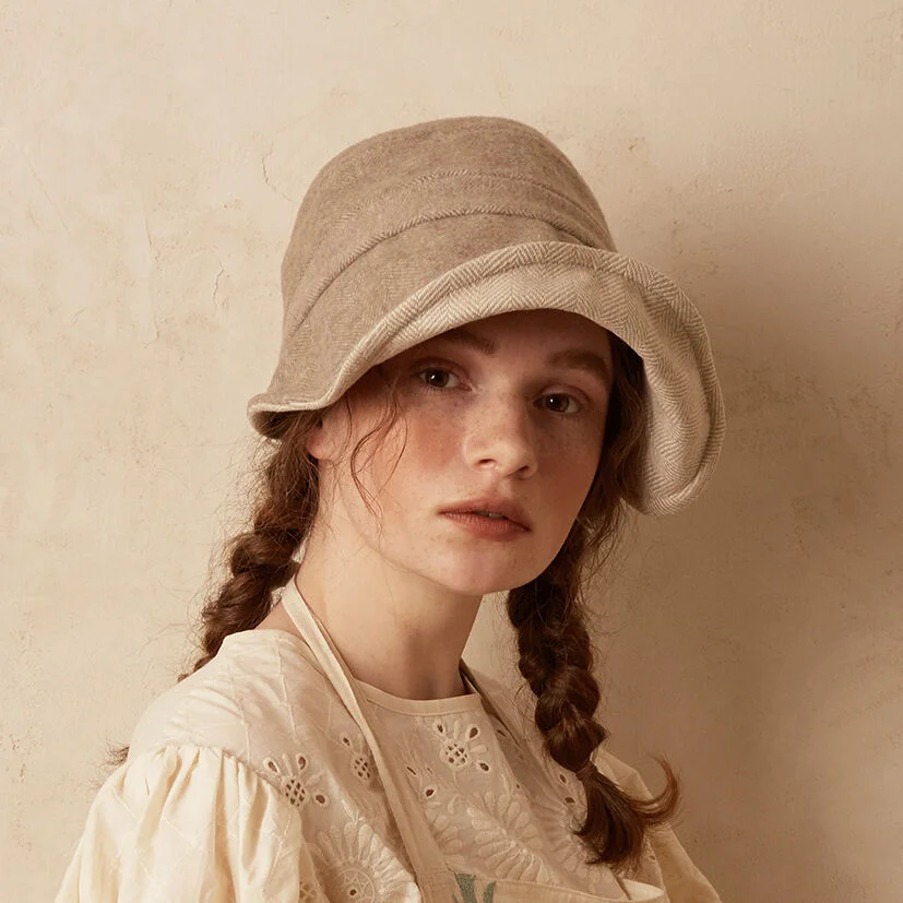 Unbalanced brim Lilly hat - Beige