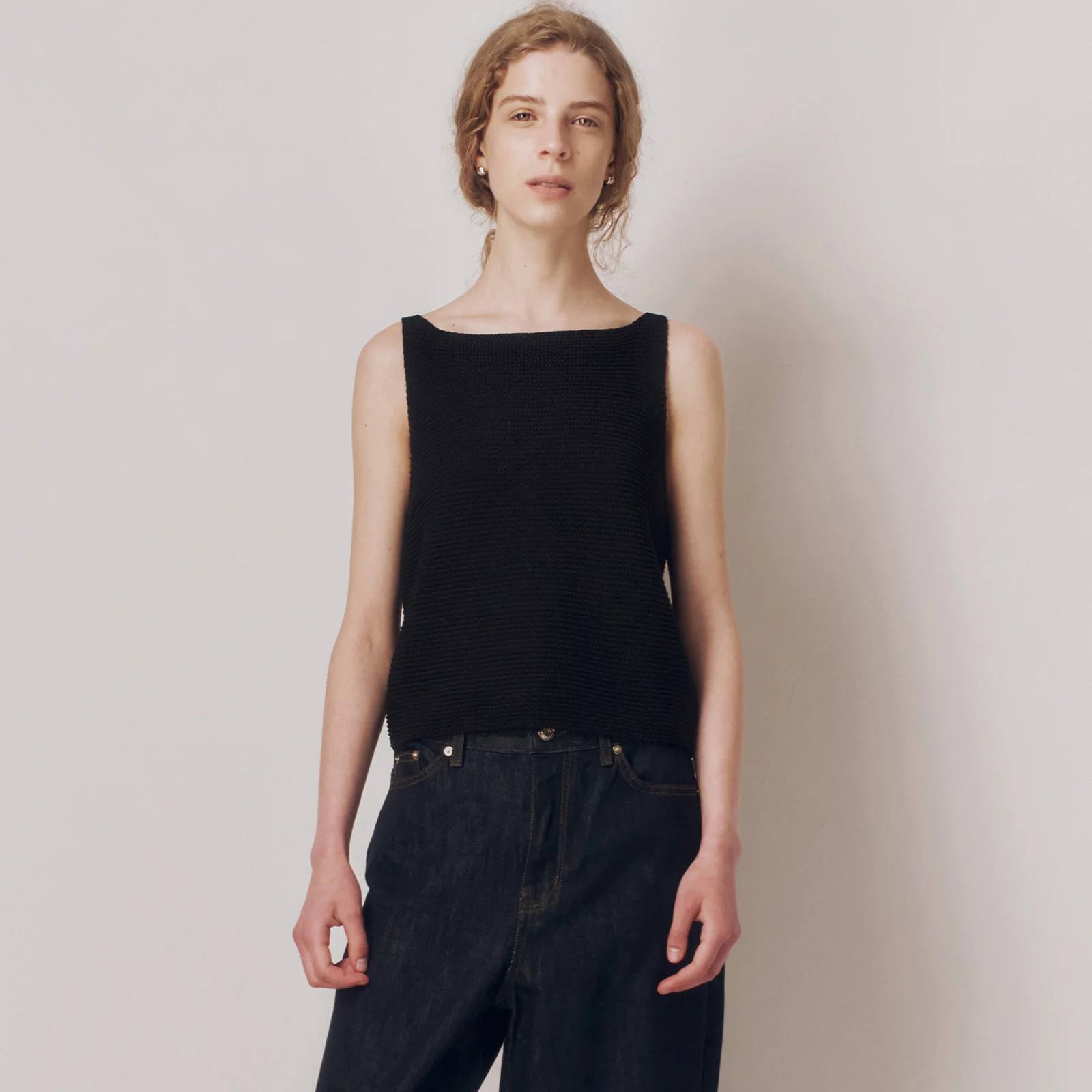 Ami Sleeveless Black