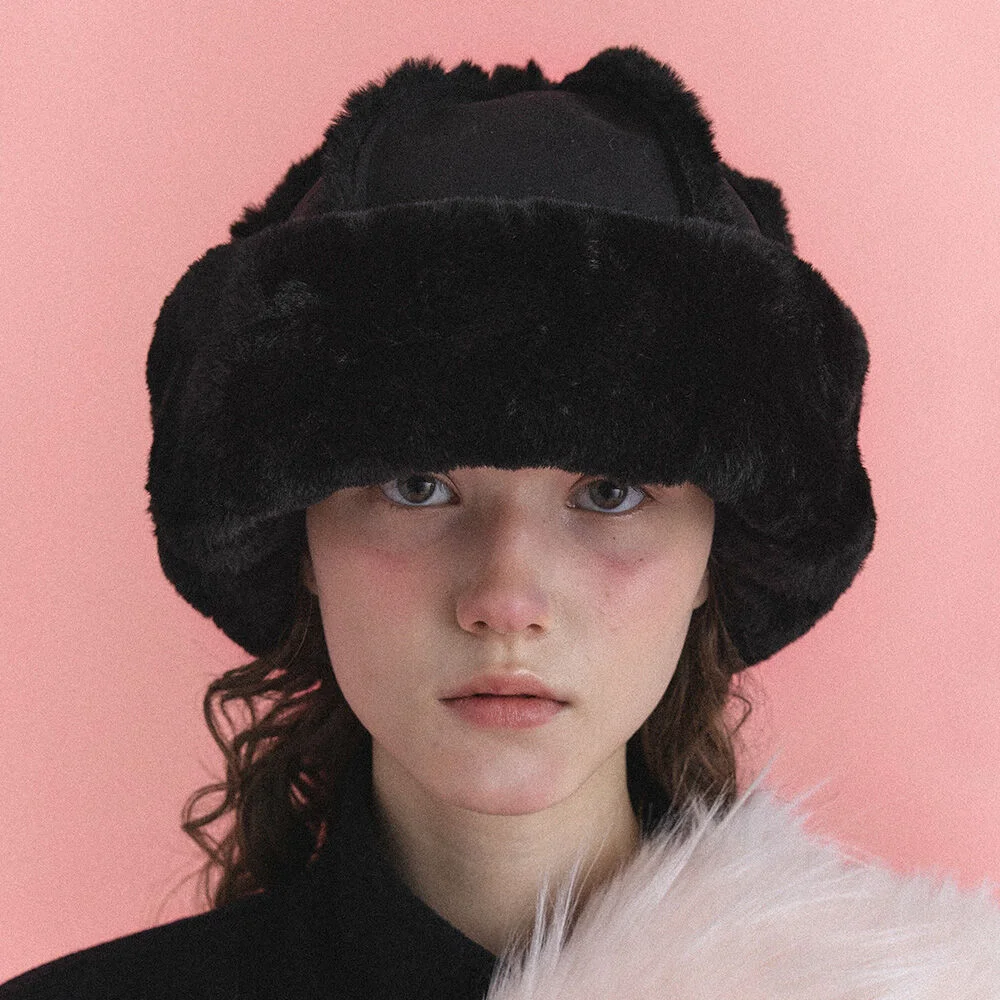 FUR TOQUE HAT IN SUEDE BLACK