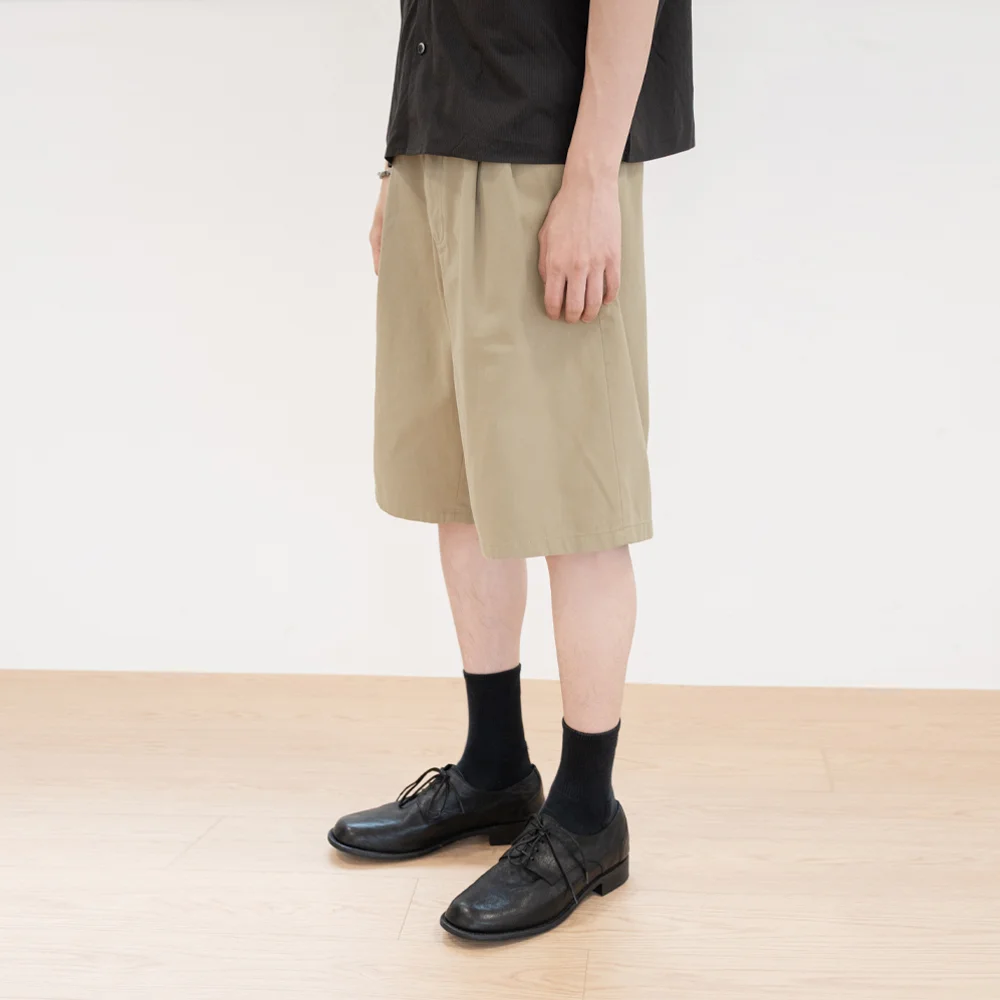 TWO TUCK WIDE CHINO SHORTS