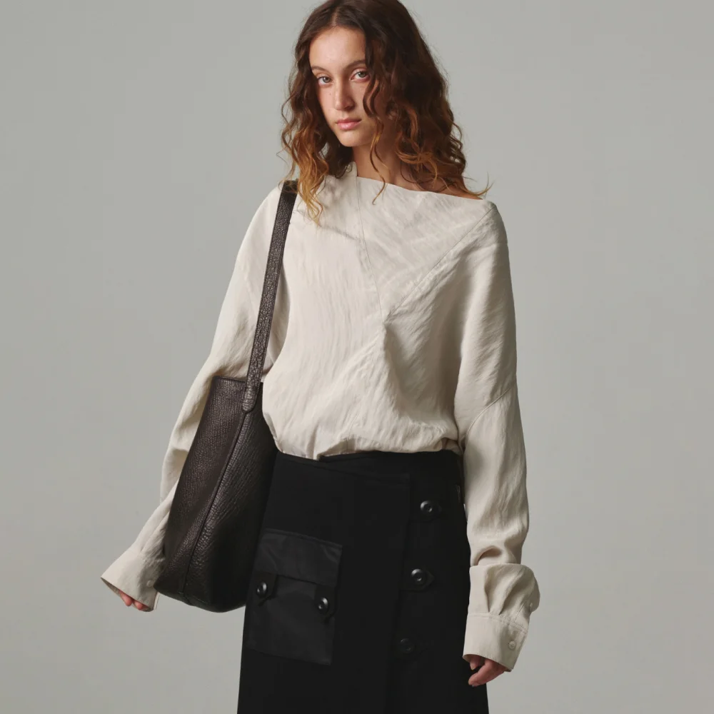 UNISEX, Silky Panel Cowl Blouse / IVORY