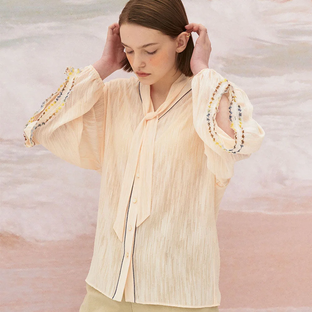5P Lace-trimmed floral blouse