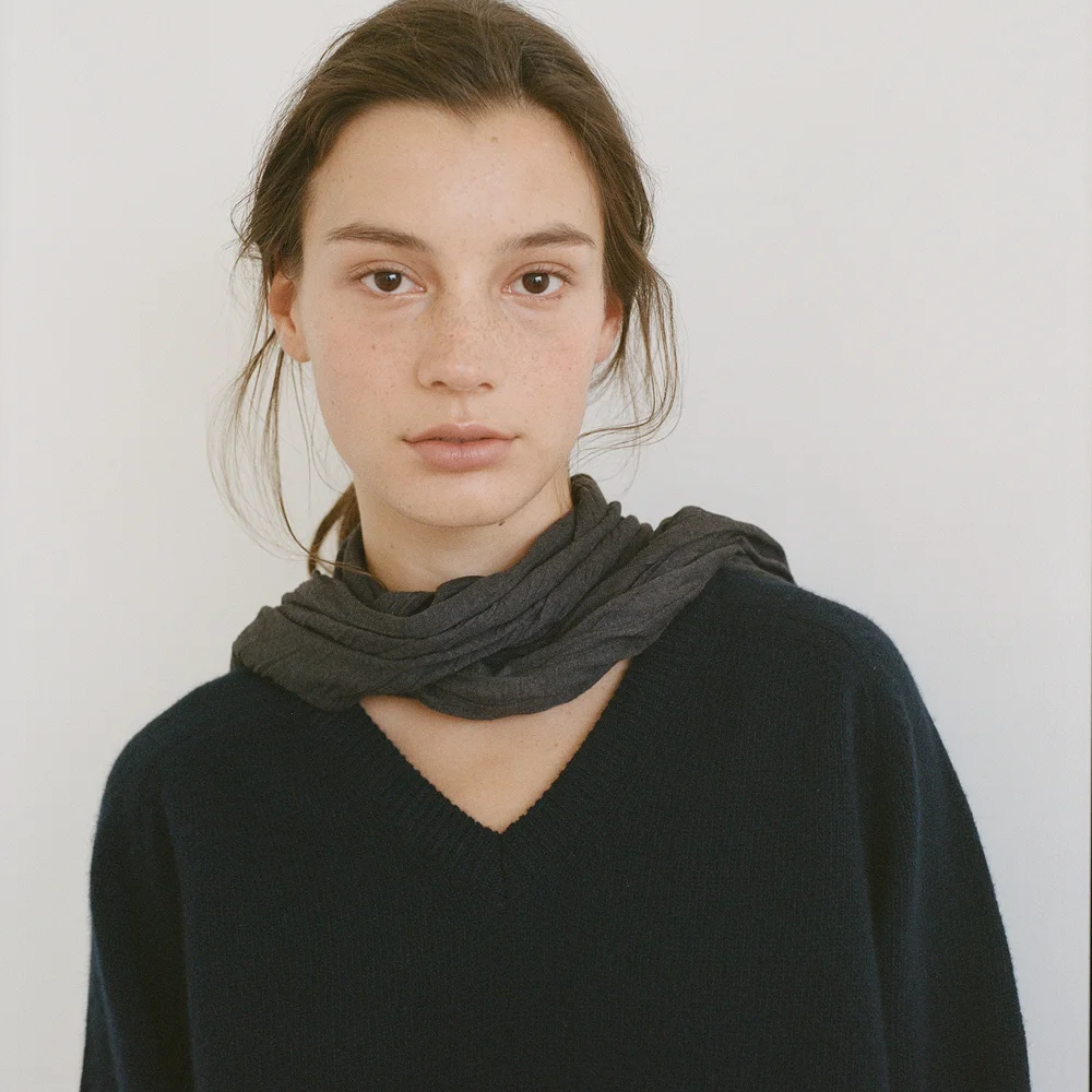 Cashmere V-Neck Knit (Navy)