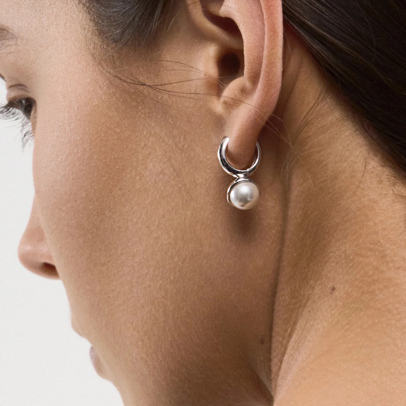 DOT PEARL HOOP E