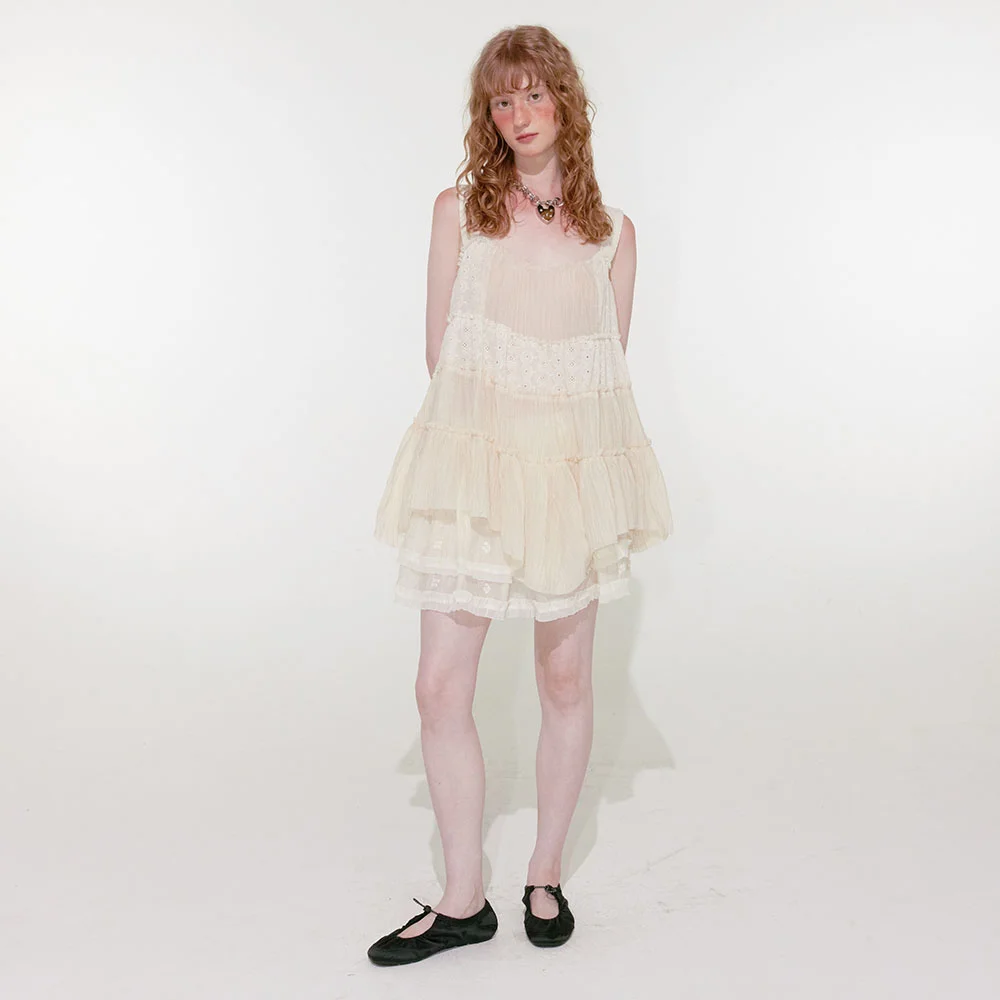 Swan Lace Blouse (Beige)
