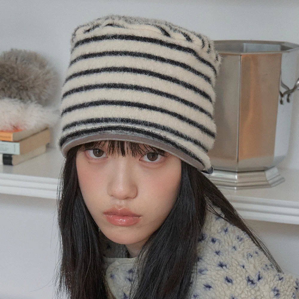 DOUBLE STRIPE BEANIE IN CREAM