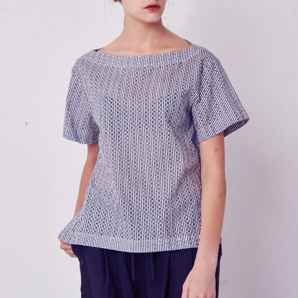 HOLE BLOUSE
