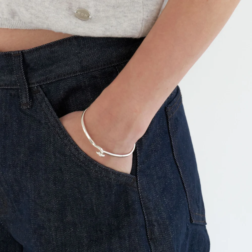 KNOT BANGLE / SILVER