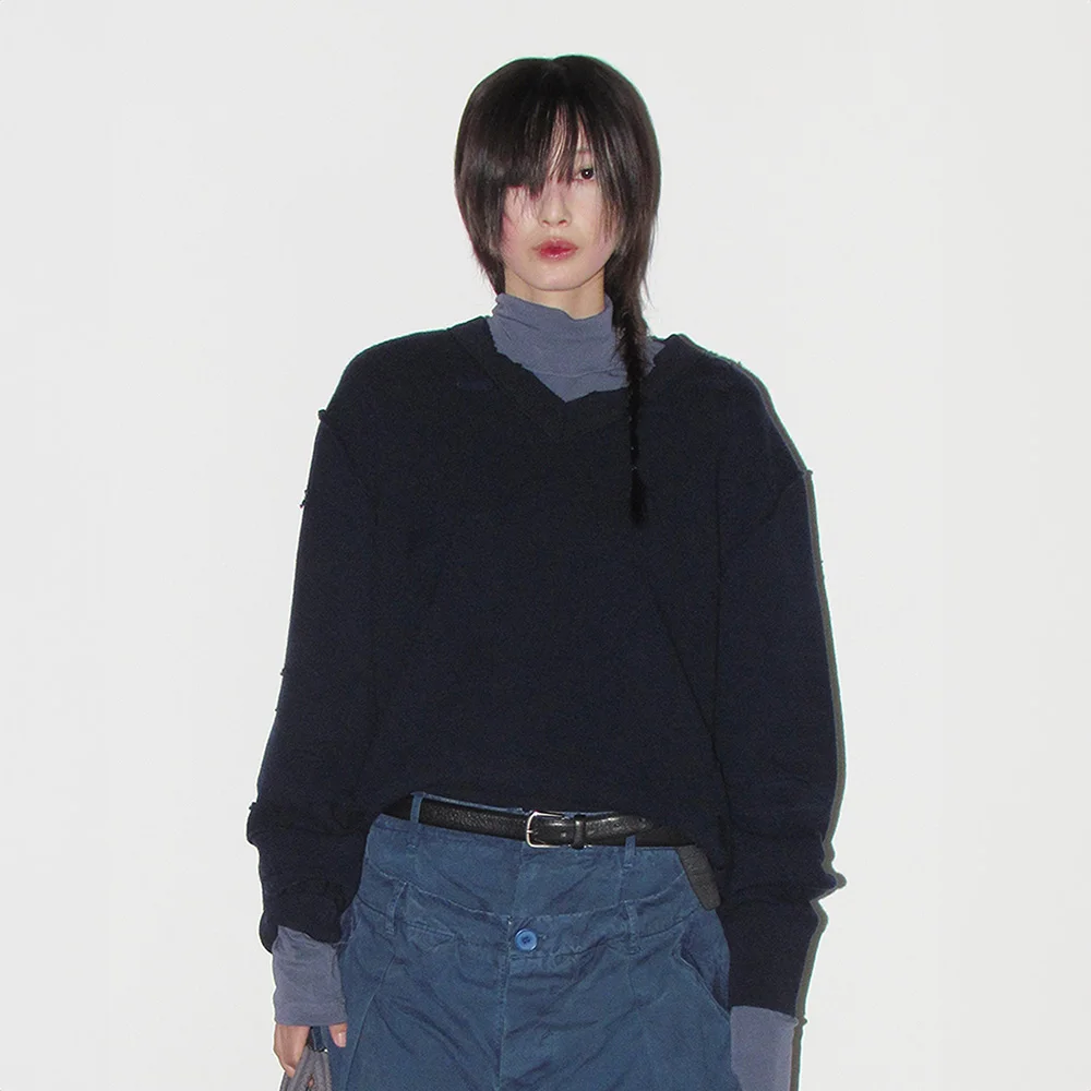 DISTRESSED V-NECK WOOL KNIT NAVY
