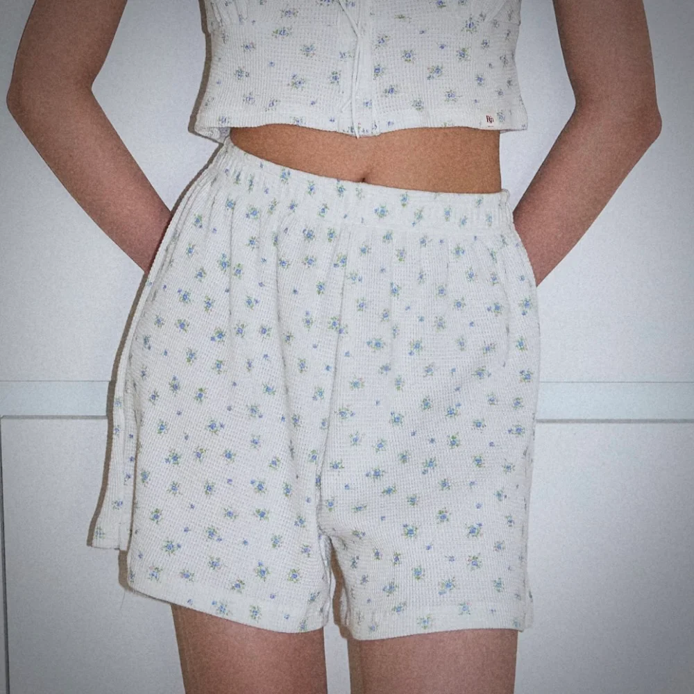 Waffle Blooming Shorts White