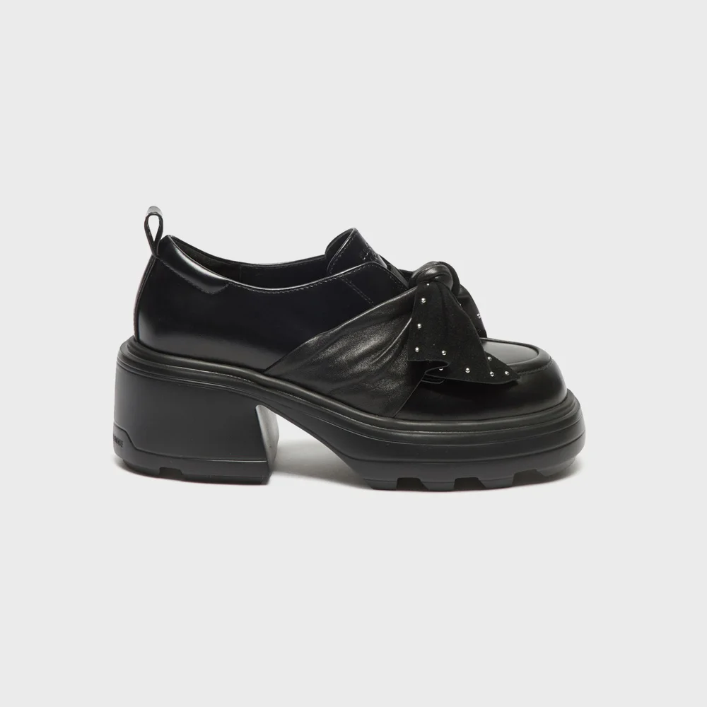 Volume ribbon loafer(black)_DG1DA26505BLK