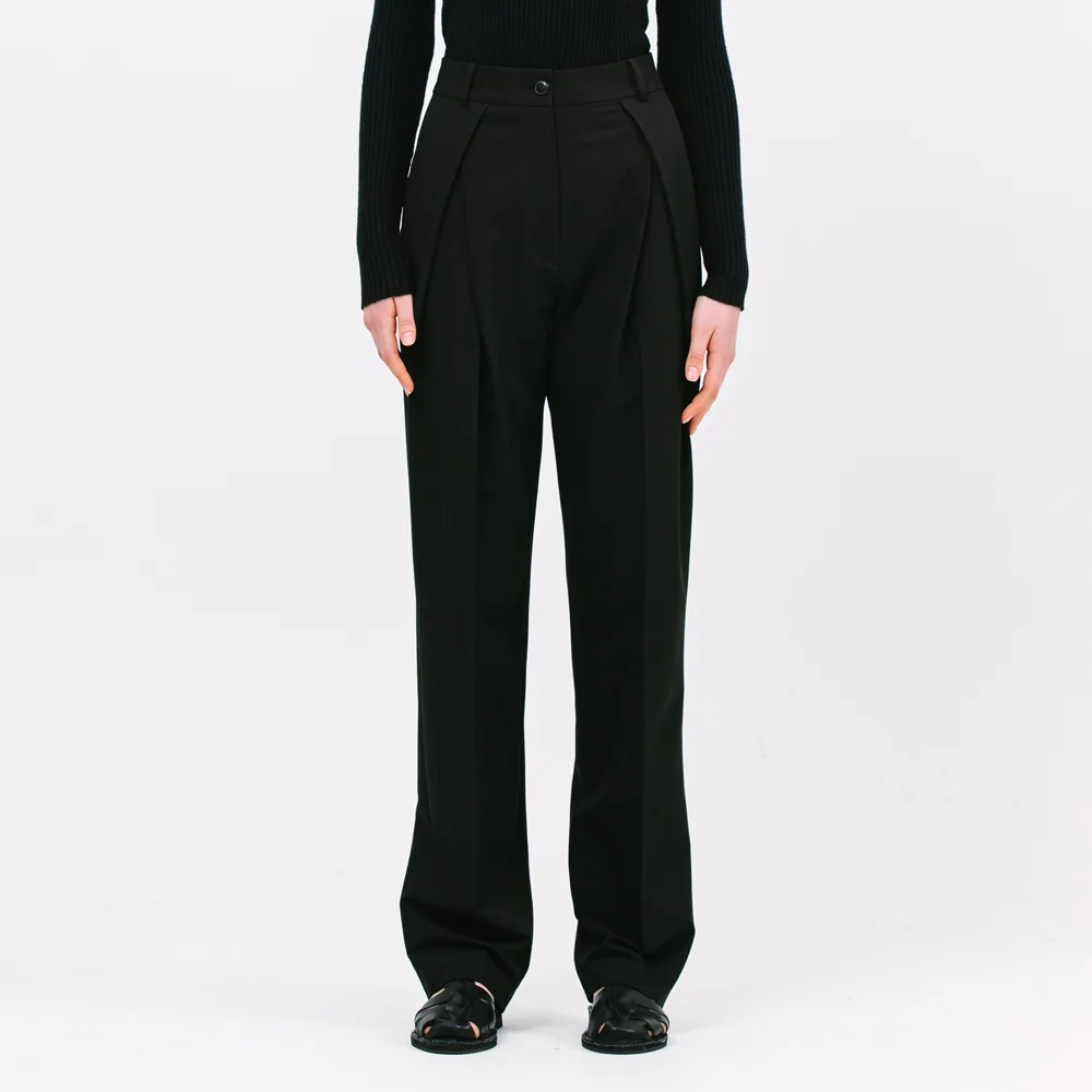 crossed tuck pants_black