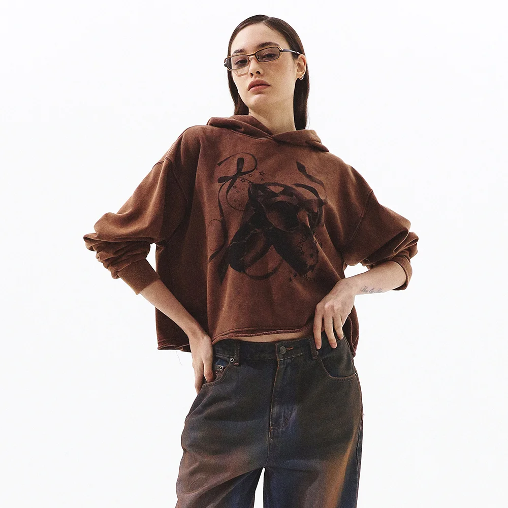 BALLET RIBBON ACID WASH CROP HOODIE BROWN