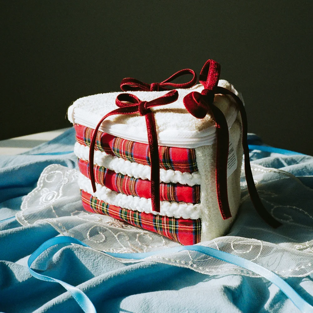 Red Velvet Ribbon Cake