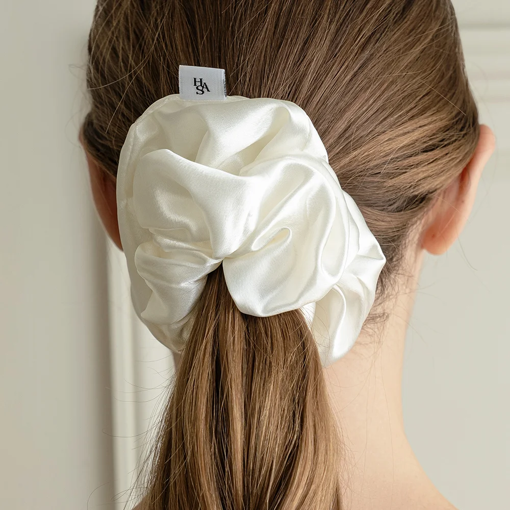 HDM009 Basic satin scrunchie
