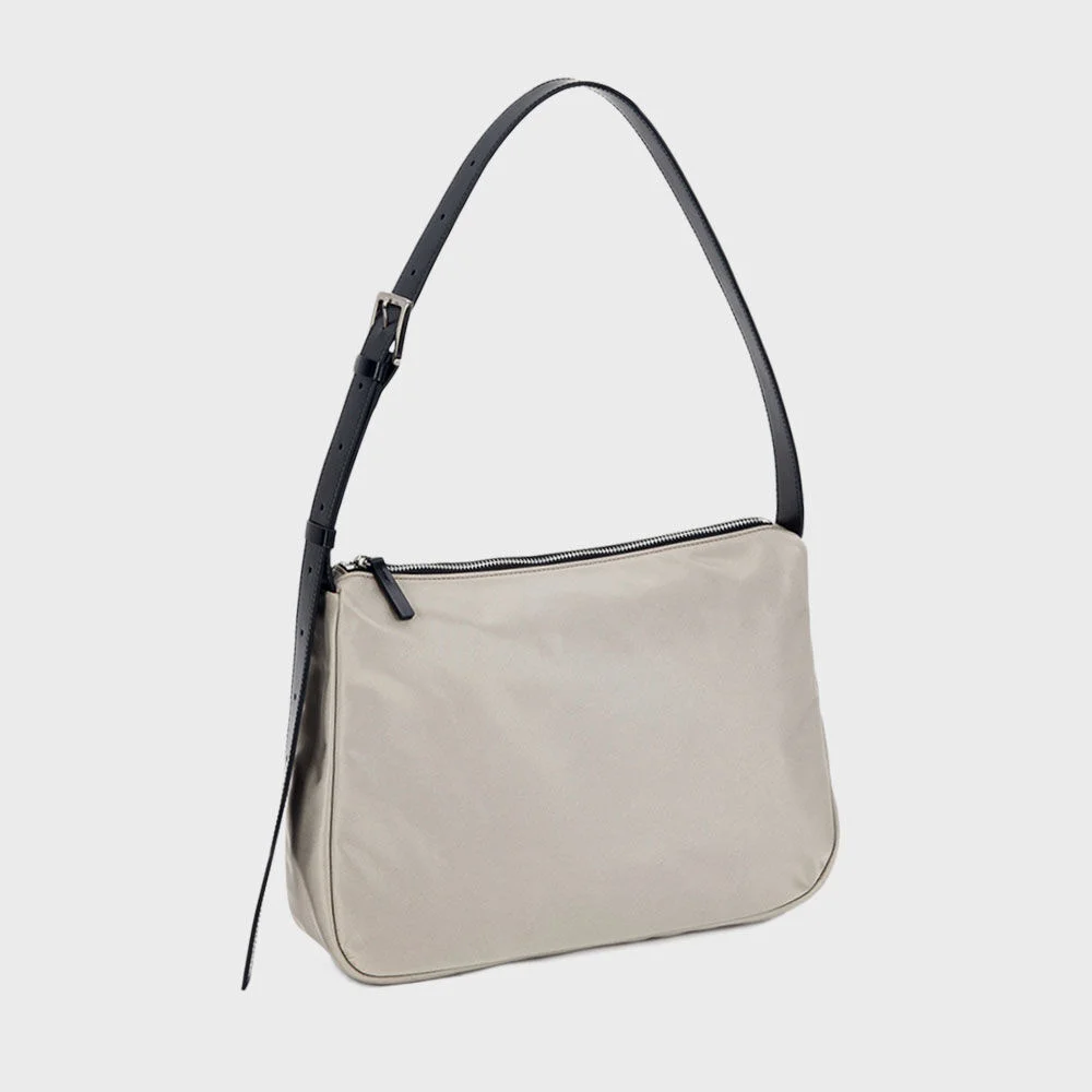 Nylon Grande Shoulder Bag (Light taupe)