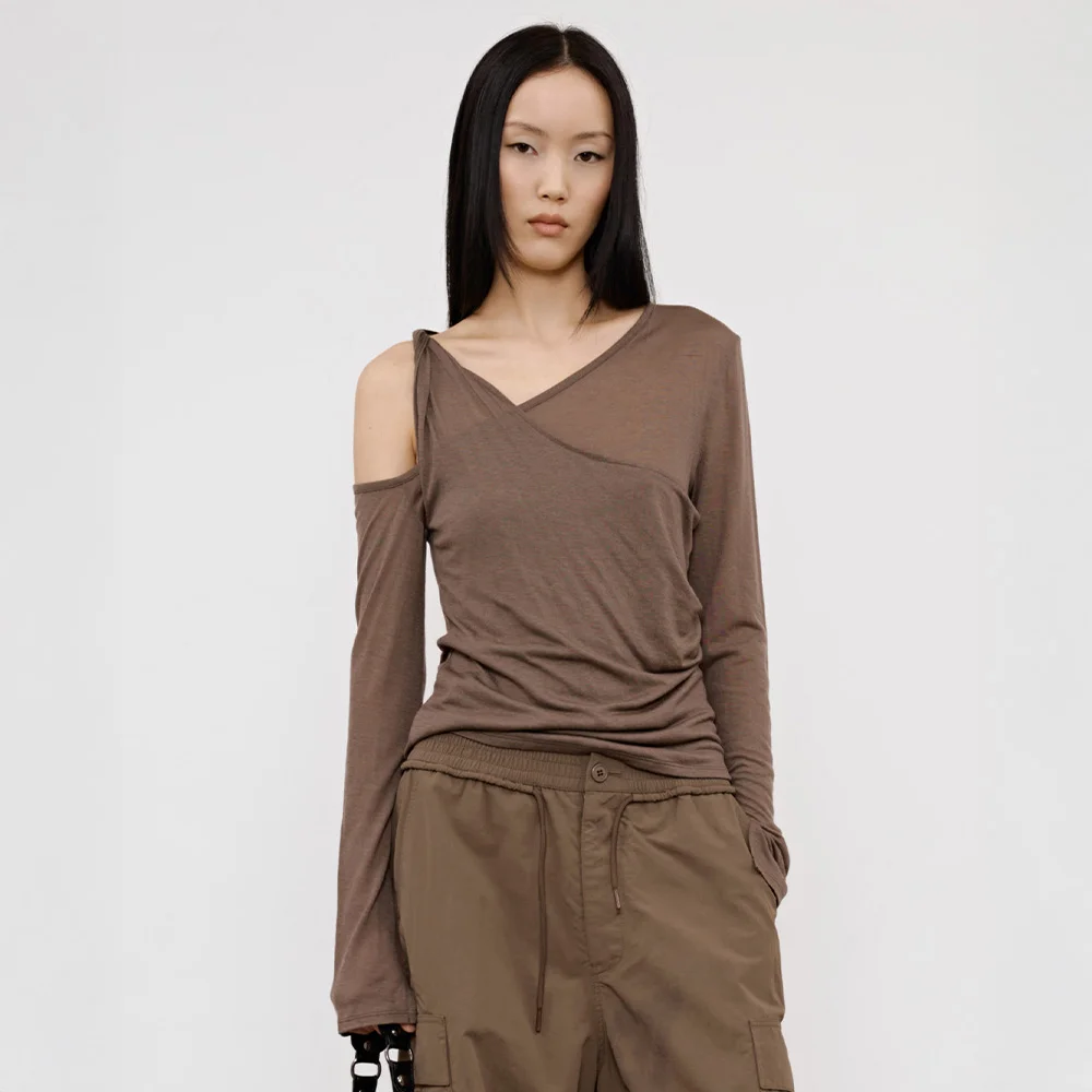 ONE SHOULDER DRAPED ASYMMETRIC TOP IN BROWN