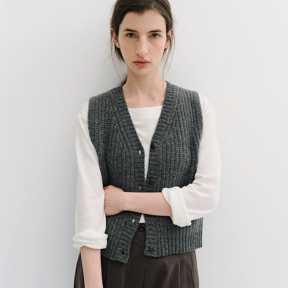 tasmanian wool knit vest (melange grey)