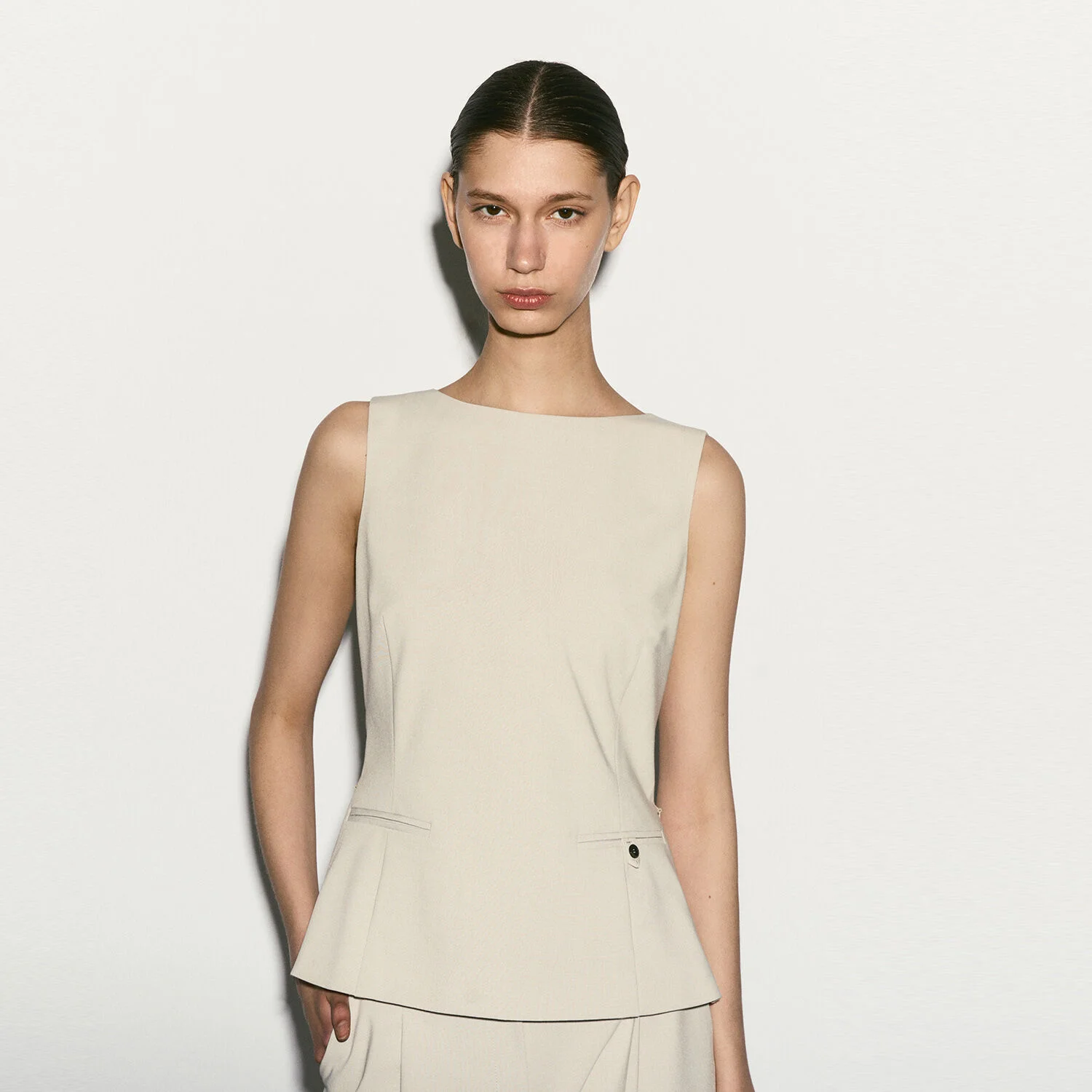BOAT NECK VEST TOP