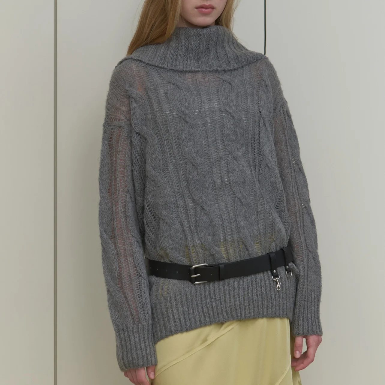 SHEER CABLE OVER KNIT_CHARCOAL