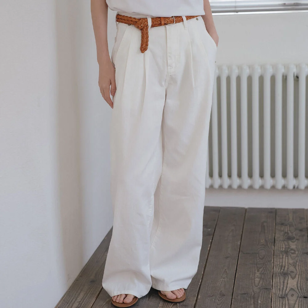 Classic tuck detail cotton denim pants _White