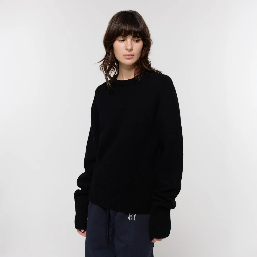 WOOL CREW NECK KNIT / BLACK