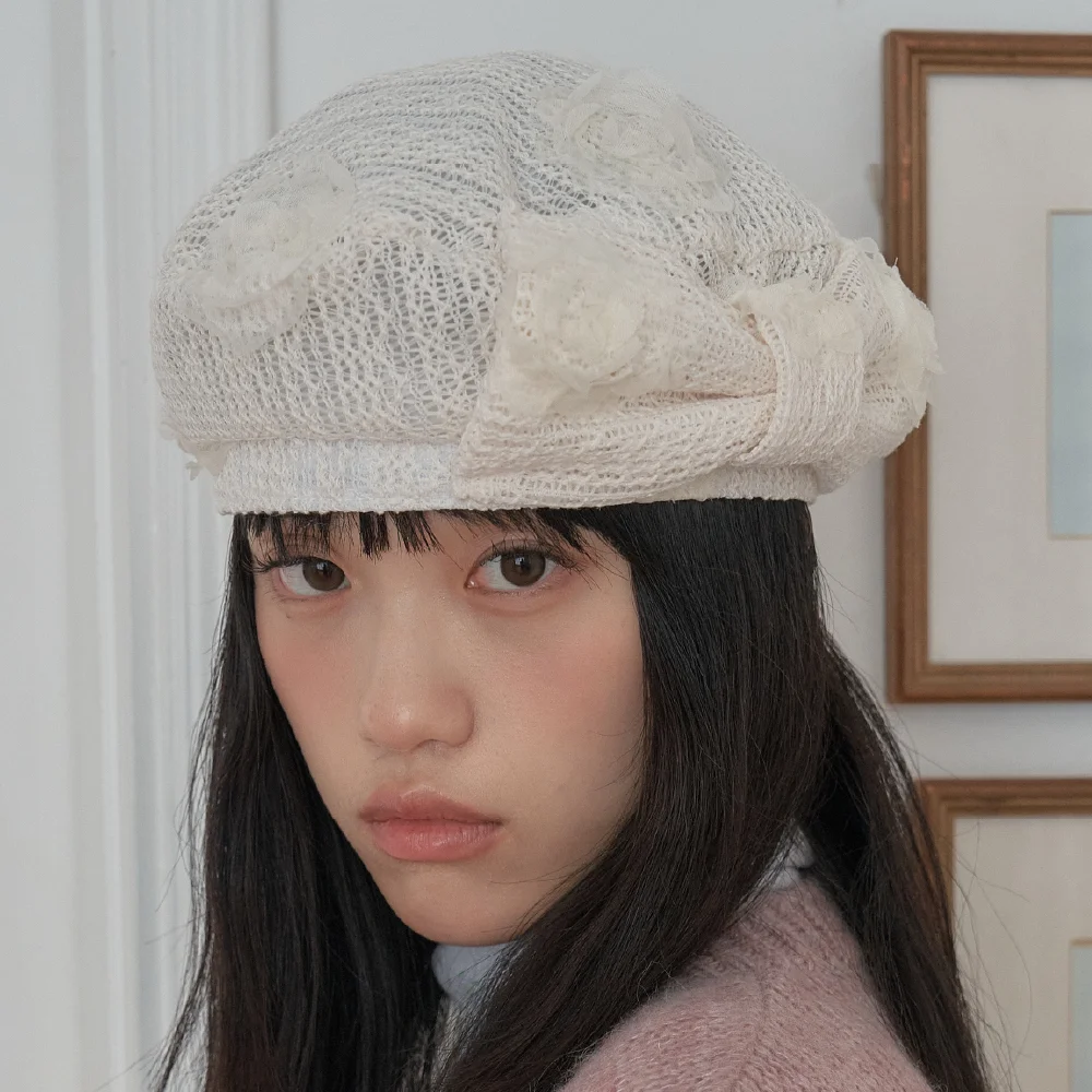 PEONY LACE BOW BERET IN CREAM
