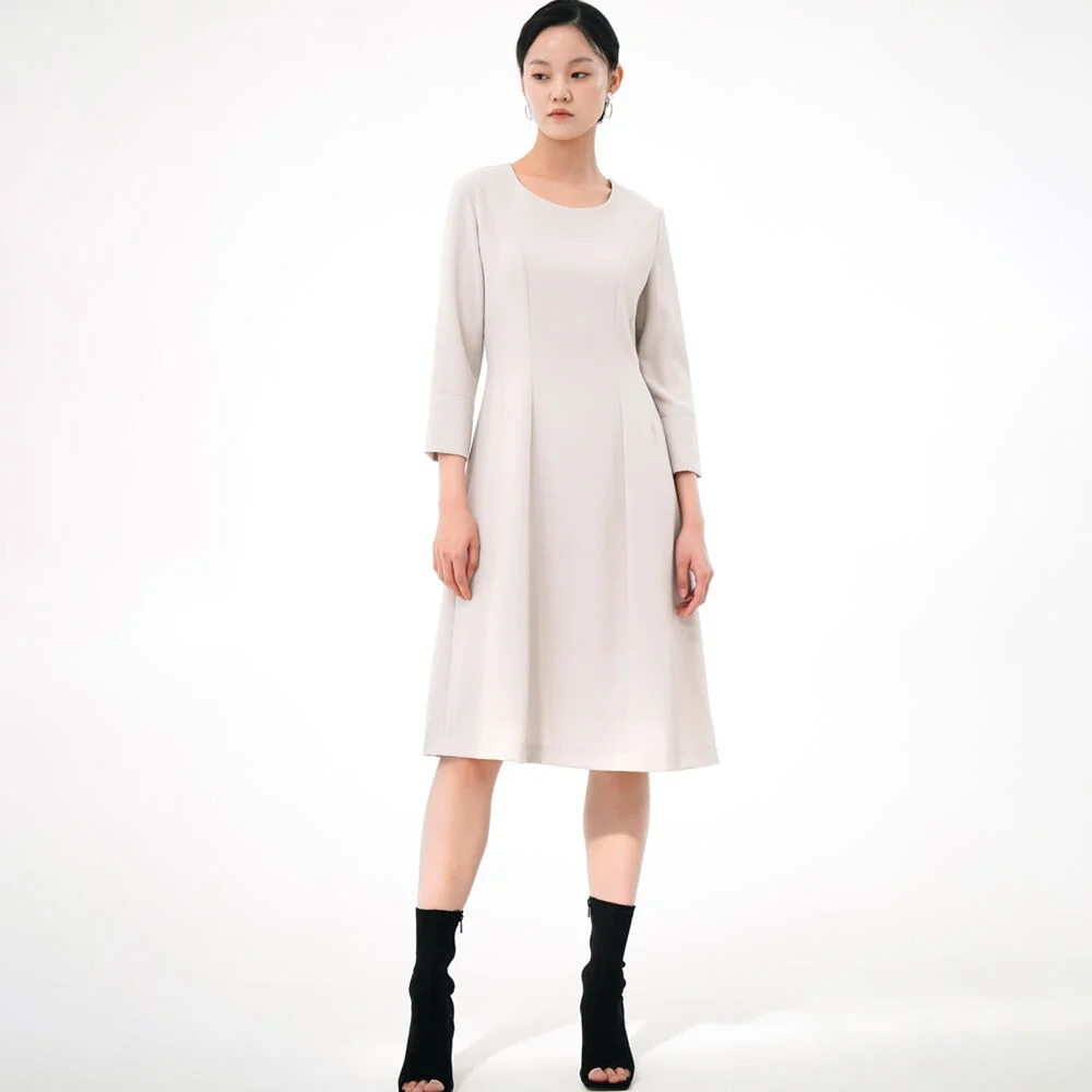 Round Neck Semi Slim Dress _L.Beige
