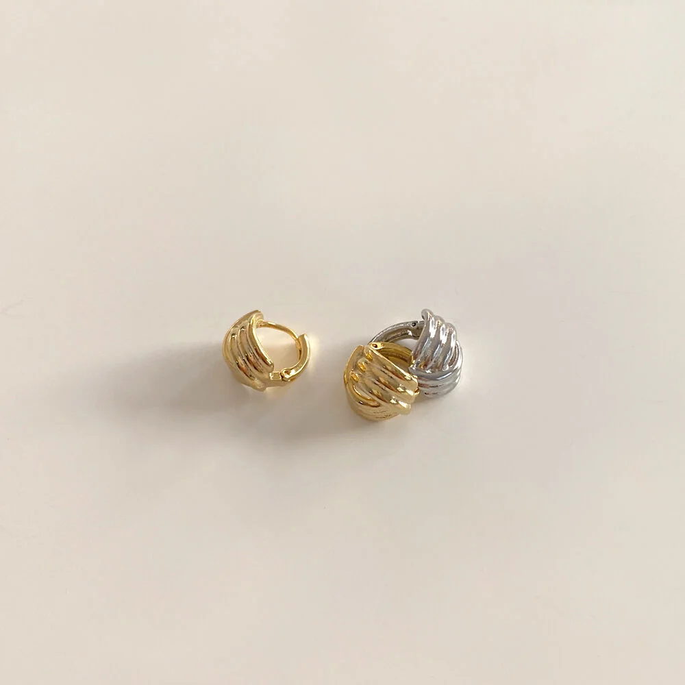 Jang Hee-ryung,Jangdaa,Kim Jieun 著用 Mini Shell Earring