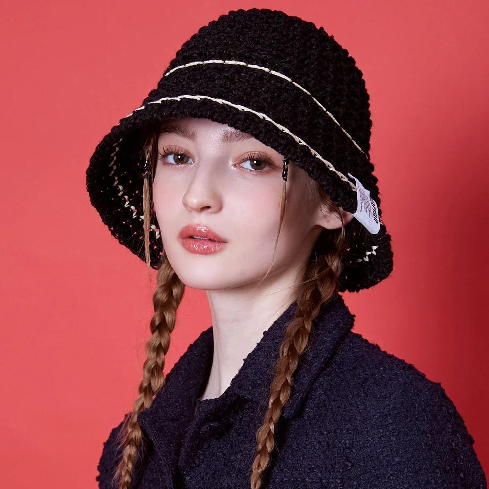 LINE MINIMAL BLACK BUCKET HAT