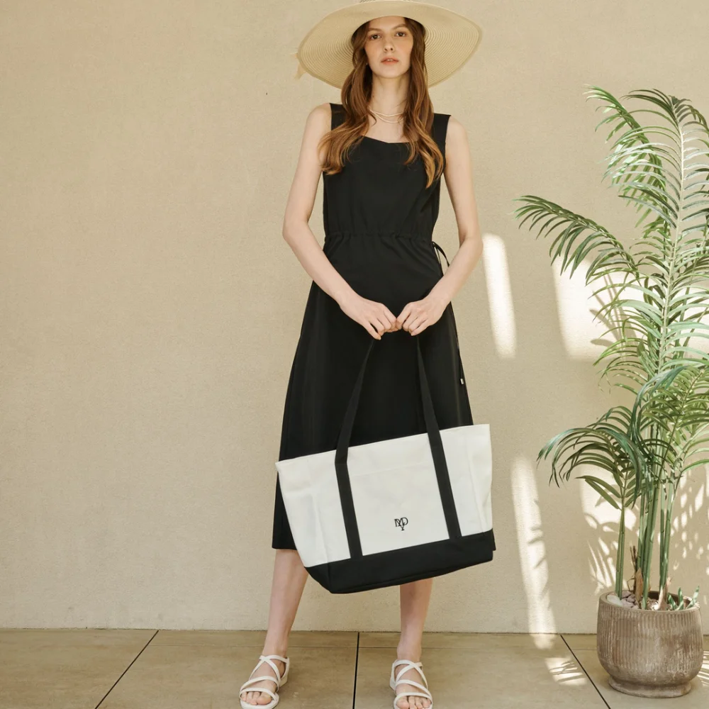 Black Sleeveless Dress
