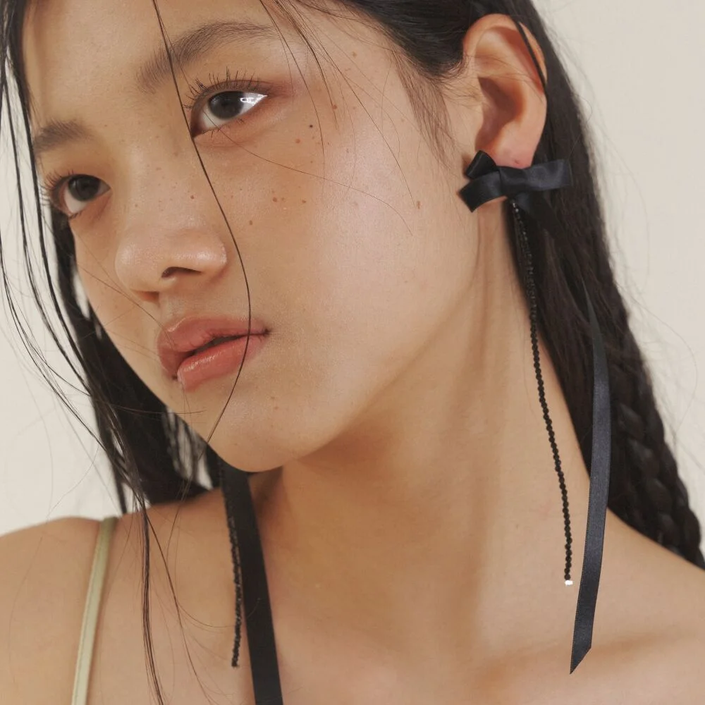 Long Long Love Ribbon Earrings_BK
