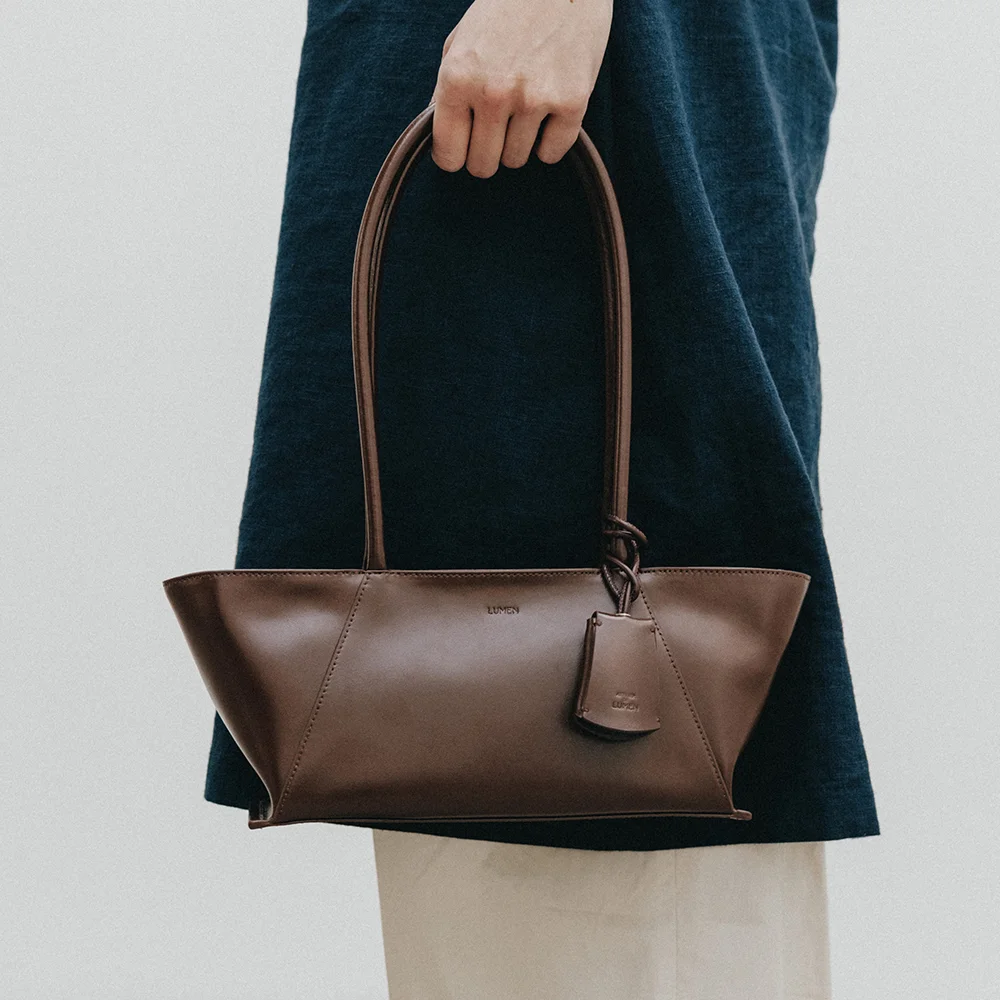 MONIQUE SHOULDER BAG (OAK BROWN)