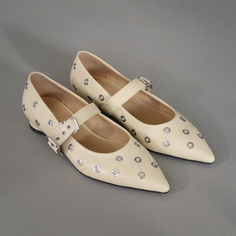 Eyelet Buckle Flat / Butter